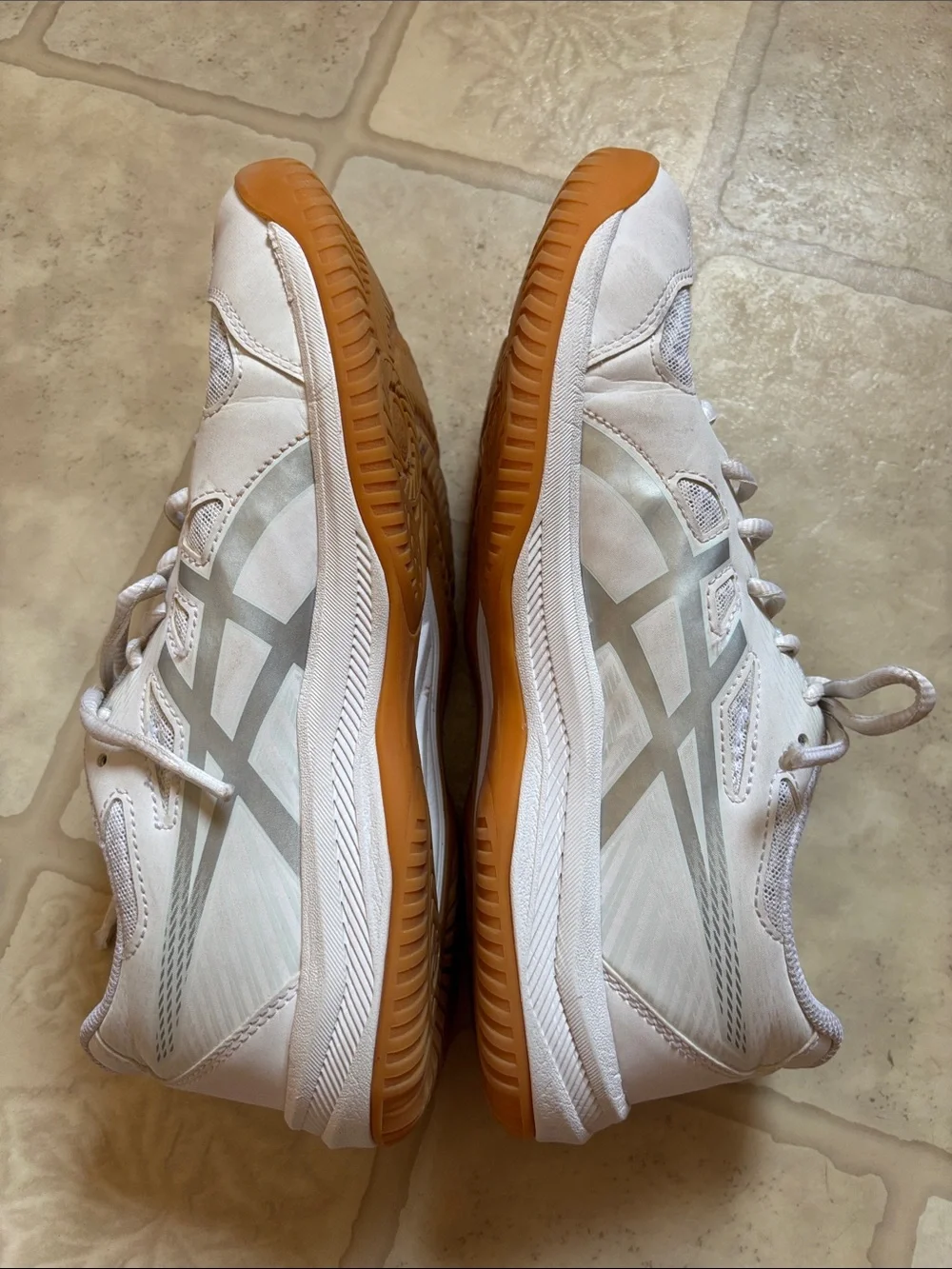 Asics Women’s Upcourt 6 White/Silver Volleyball Shoe 1072A107 Size 10